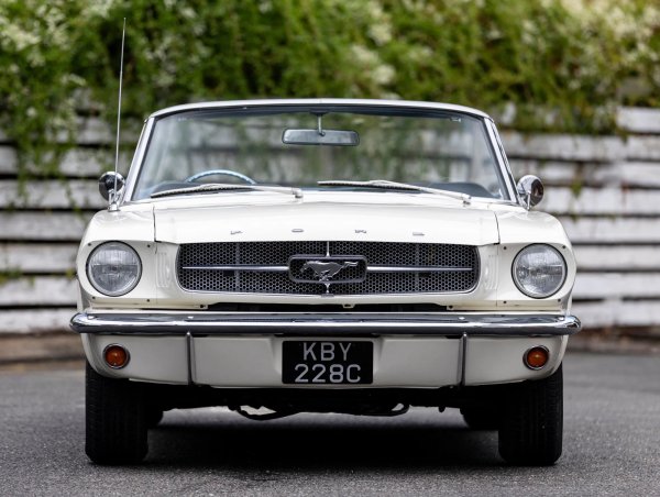 Снимка: Bonhams